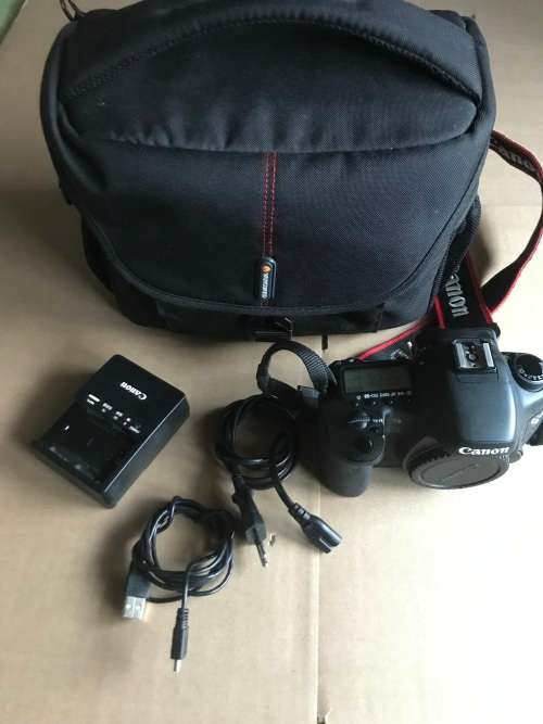 Canon EOS 7D DSLR Camera|18 MEGAPIXELS|32 GB MEMORY CARD|CHARHER|BATTERY|BAD|GOOD CONDITION